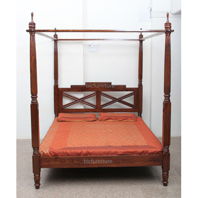 Four Poster Bed 1