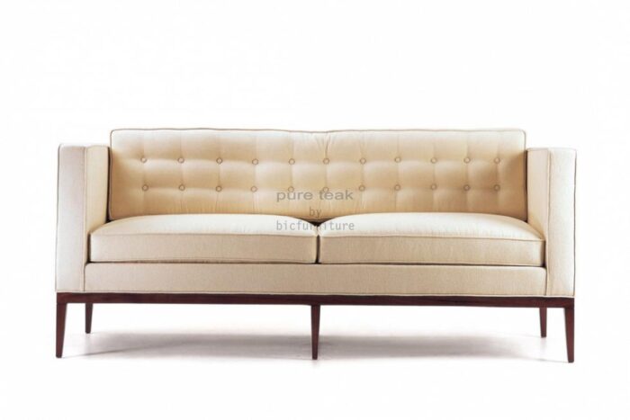 chesterfield style sofa teak legs1