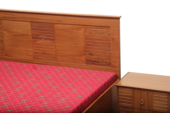 veneer bedset with strip design on headboard