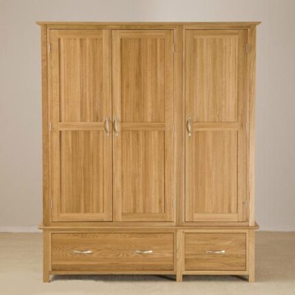 oakwood 3 door cupboard 111