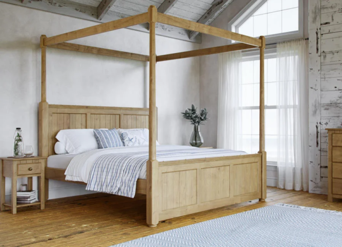 Four Poster Bed Balance Of Traditional And New Style In Lightwood Finish 2