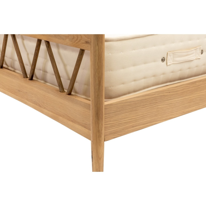Solidwood King Size Bed With Crafted Panels On The Head And Footboards 5